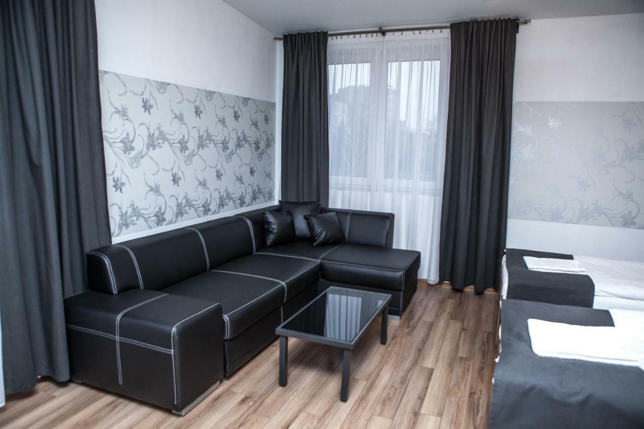 Hotel Bukowiec 莱吉奥诺沃 外观 照片